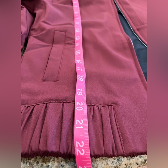 APL The Perfect Wool Bomber Jacket Women's
Woolmark Collab Burgundy Zip Small - Picture 6 of 15